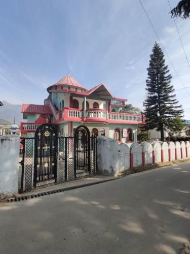 Hotel Holiday Home, Palampur
