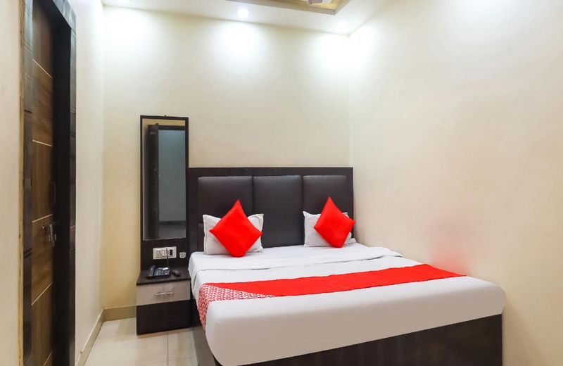 OYO 77900 Hotel All Is Well