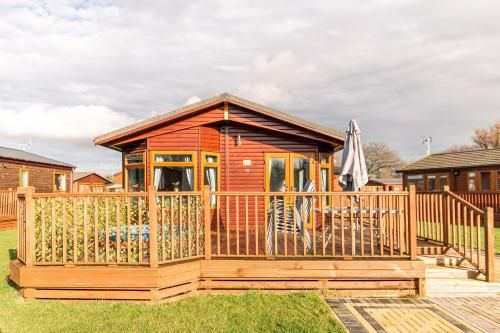 Flamingo Lodge With Hot Tub