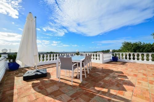 Vila Vale Mouro by OCvillas