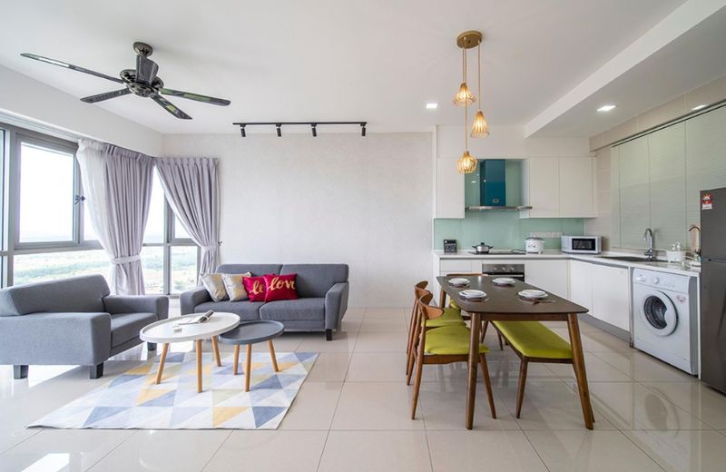 Modern 2BR 5pax 5 mins Legoland Wi-Fi Sky Pool 360