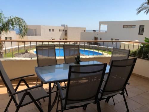 Suitur apartamento con vistas al mar y piscina