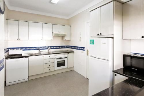 Moderno Apartamento de 2 dormitorios en Banus