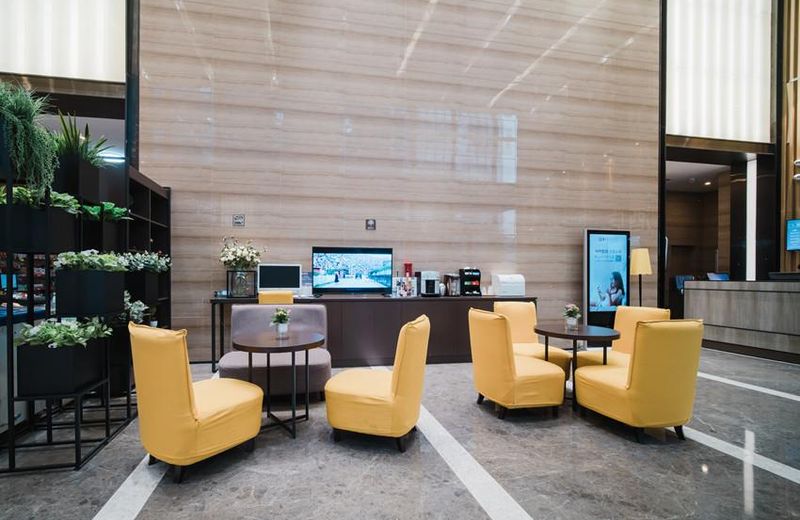 Home Inn Plus Hotel South Nanjing Railway Station North Square Window of Greenbelt