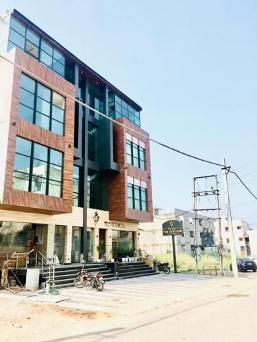 Hotel The Venture