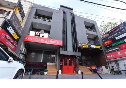 925 Hotels 002 Chattarpur Enclave