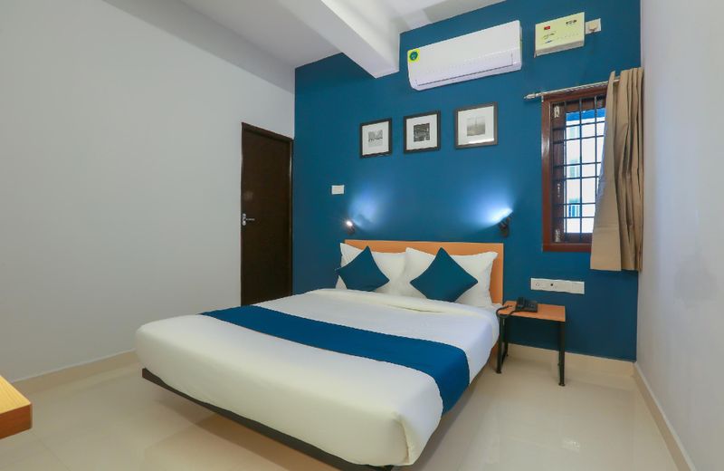 OYO SilverKey 78054 Murugan Rooms