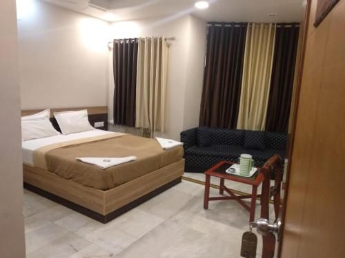HOTEL RAJWADA