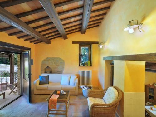 Splendid Holiday Home in Sant Angelo in Pontano with Garden