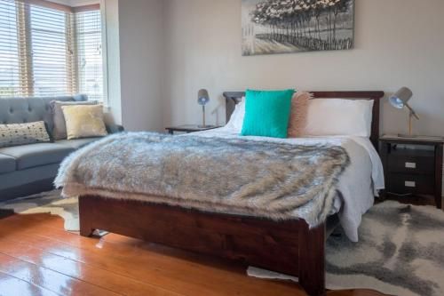 Gorgeous 2 Bedroom Guest Suite in Herne Bay