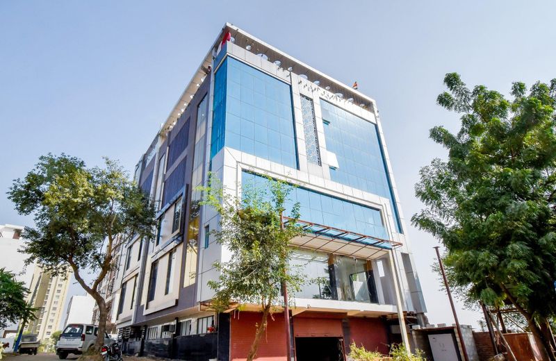 Capital O 63545 Hotel Alpine