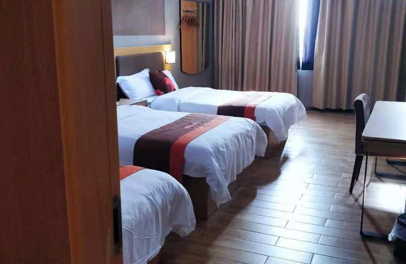 Jun Hotel Guangdong Zhanjiang Suixi County Quanfeng Square