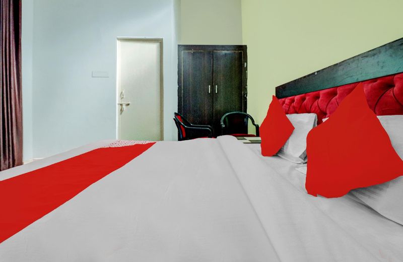 OYO 74957 Hotal Niwari House