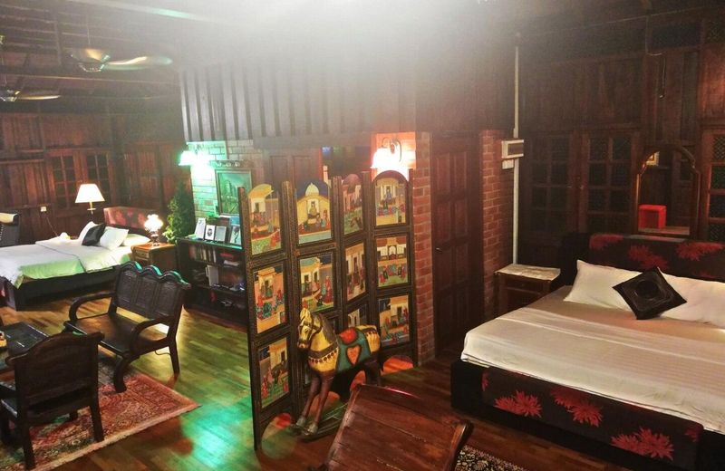 Lowinski Lodge