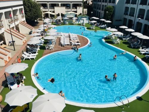 Cozy furnished apartment with AC, near the beach