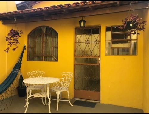 Casinha amarela em Betim