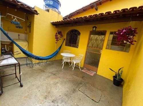 Casinha amarela em Betim