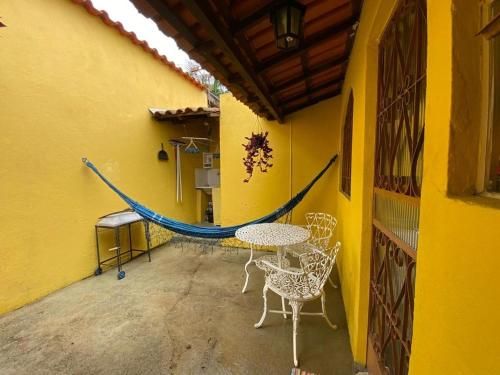 Casinha amarela em Betim