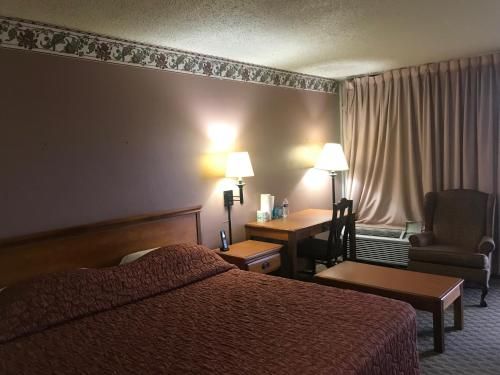 Tyler Inn & Suites