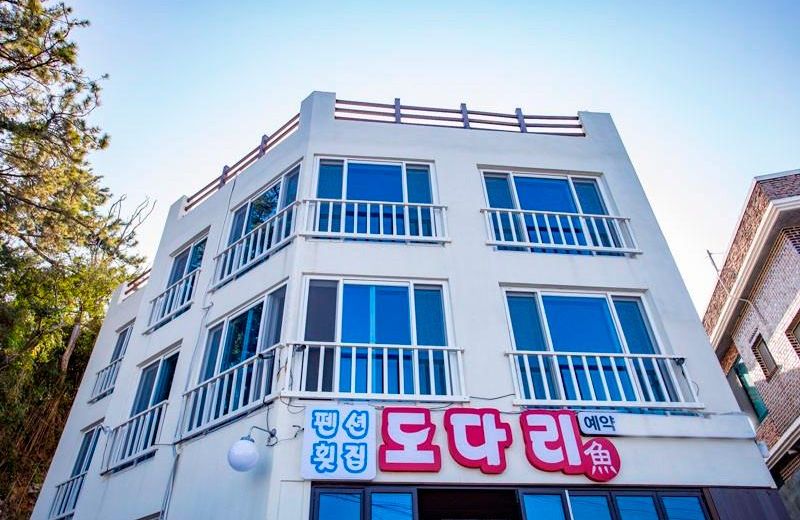 Geojedo Dodari Pension