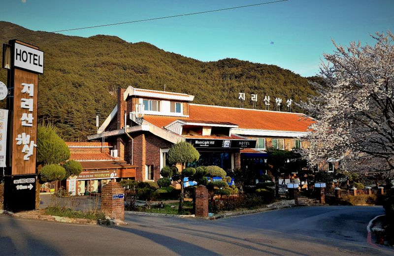Hotel Jirisan Sunlight