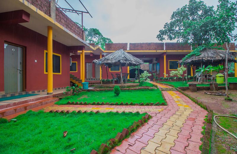 OYO Home 77967 Field View Studio Canacona