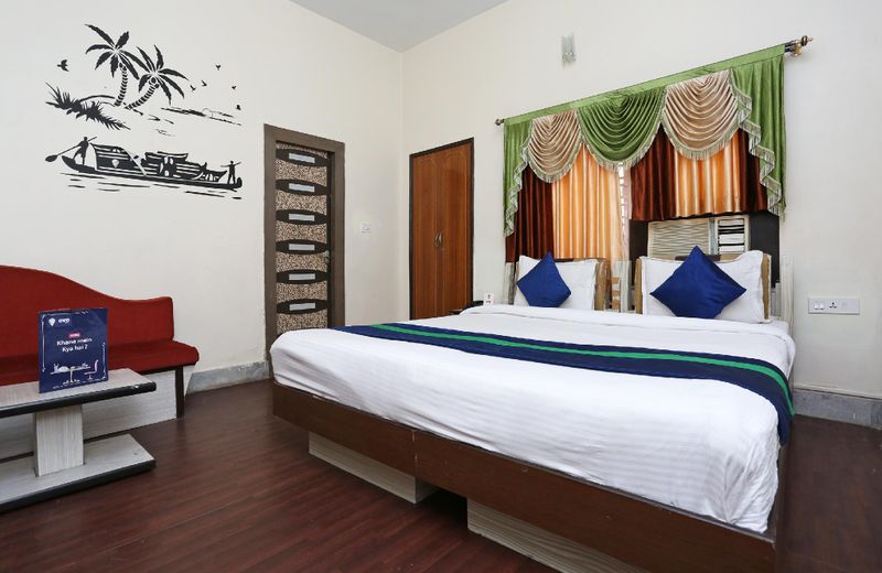OYO Flagship 1828 Paradise Inn