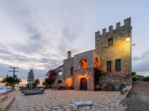 Entire Castle, Amazing Sea View and Swimming Pool