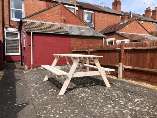 Coventry Cosy House, City Centre, Free Parking, Sleeps 5, by EMPOWER HOMES