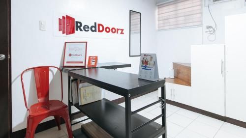 RedDoorz near De La Salle Dasmarinas Cavite