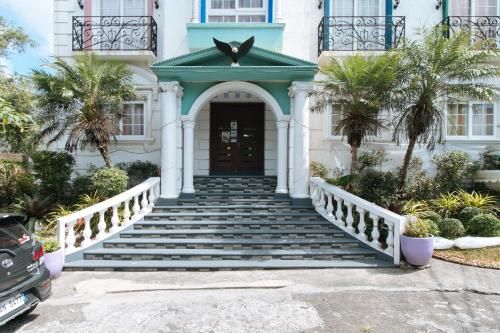 RedDoorz Plus @ New Orleans Auberge Hotel