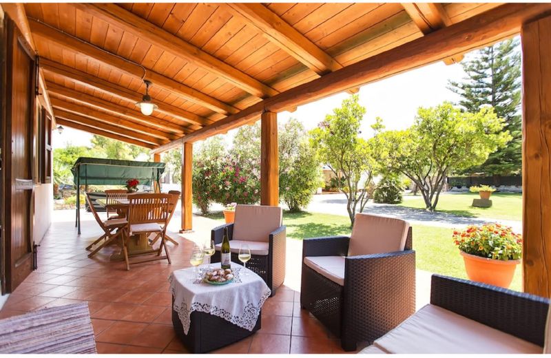 Villa Porticciolo in Alghero with large garden for 6 guests
