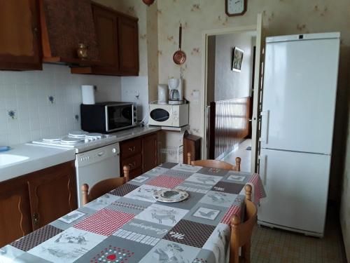 Gîte Le Pont-Chrétien-Chabenet, 3 pièces, 4 personnes - FR-1-591-55