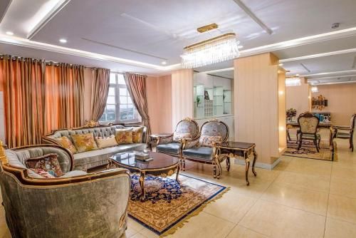 THE PALMS by LA TERRE