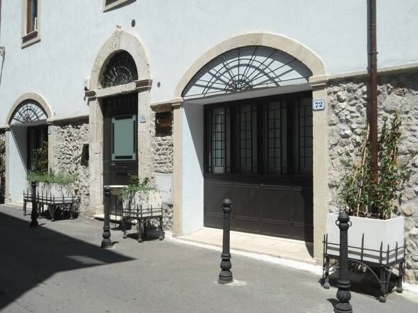 B&B Catillo