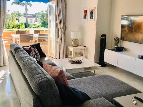 Stunning apartment metres from the beach – RDR222