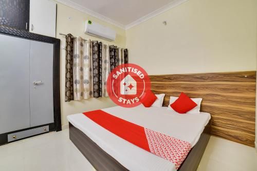 OYO 66217 Oxy Corporate Guest House 2.0