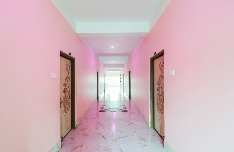 SPOT ON 48430 Hotel Lavish