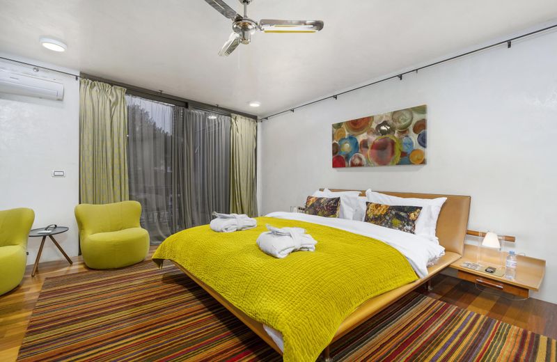 Montreux Rotana Garden House with Private Pool - Swiss Hotel Apartments