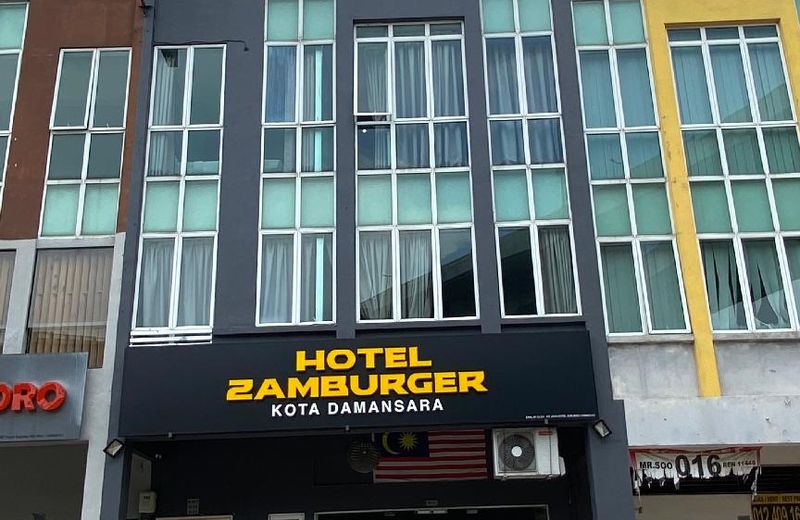 Hotel Zamburger Kota Damansara (De Jaya)