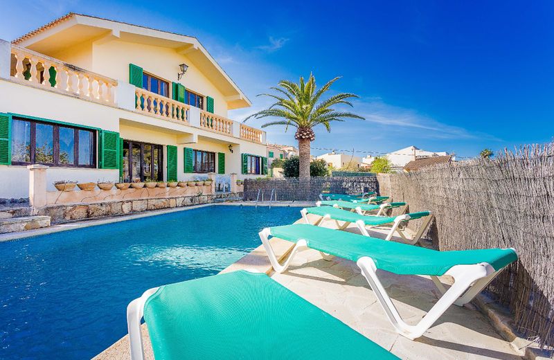 Porto Colom, villa with pool x 10 people