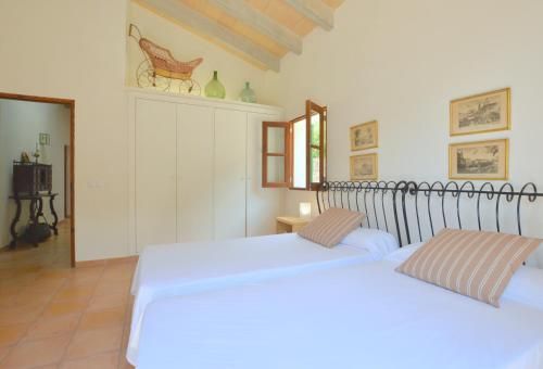 Villa in Estallencs with mountain and sea views
