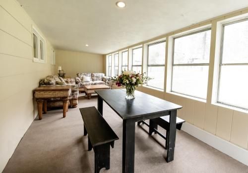 THE BROADWAY GUEST HOUSE BED AND BREAKFAST -ADULT ONLY