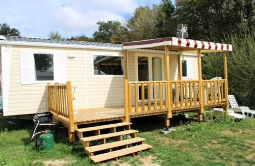 In the Loire Valley, mobile homes at the Dugny estate near the vineyards