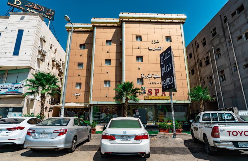 OYO 552 Nzl Althuraya Apart Hotel