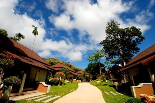 Victoria Cliff Hotel & Resort