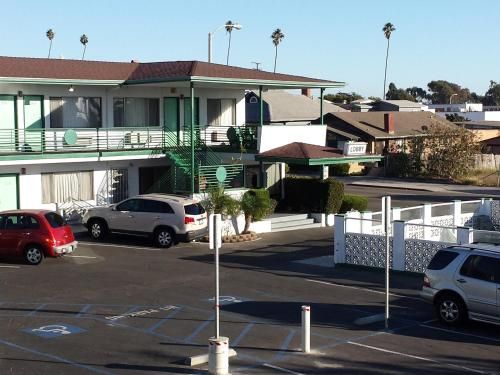 Travelers Beach Inn