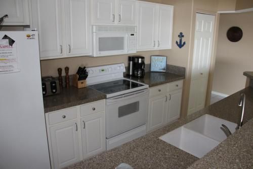 Lake Ozarks Get Away Topsider