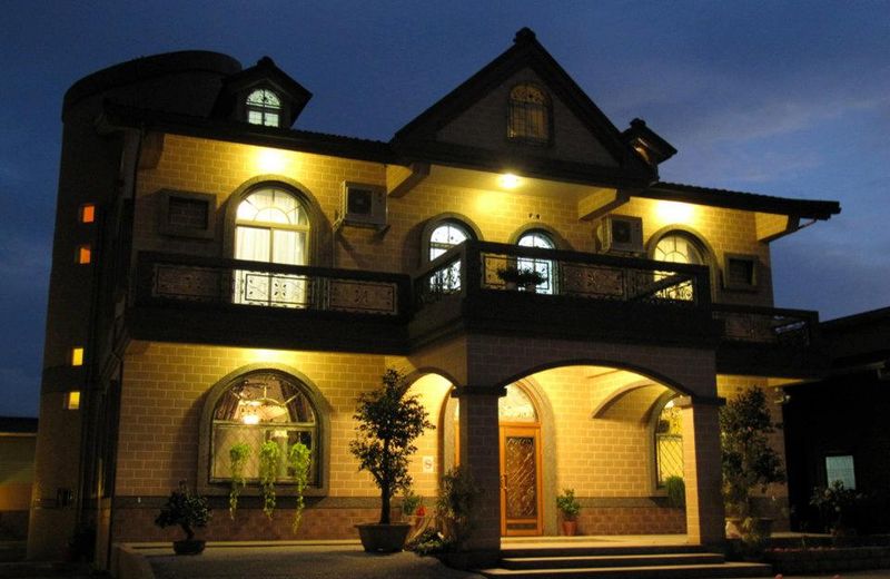 Bajia Knight Manor