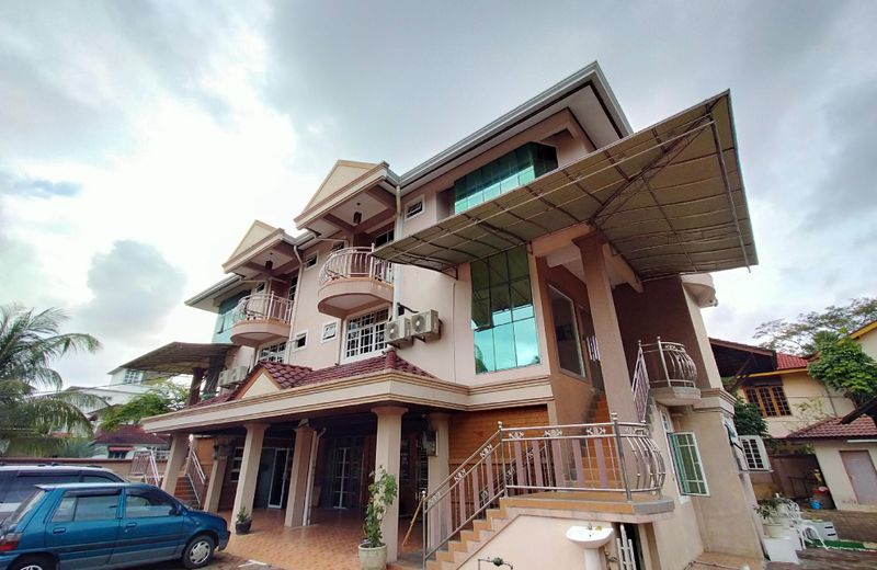 OYO 89934 Rose Village Inn & Spa